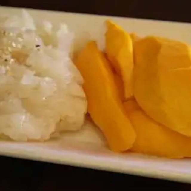 Mango With Sweet Sticky Rice.