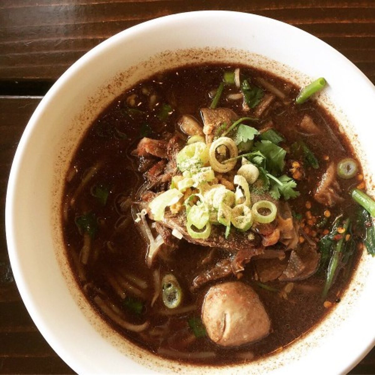 Boat Noodle Soup (Pork or Beef) ก๋วก๋ ยเตี๋ยวเรือรื หมู / เนื้อ