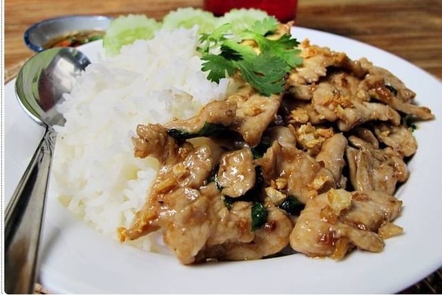 Garlic and Pepper กระเทียทีมพริกไทย